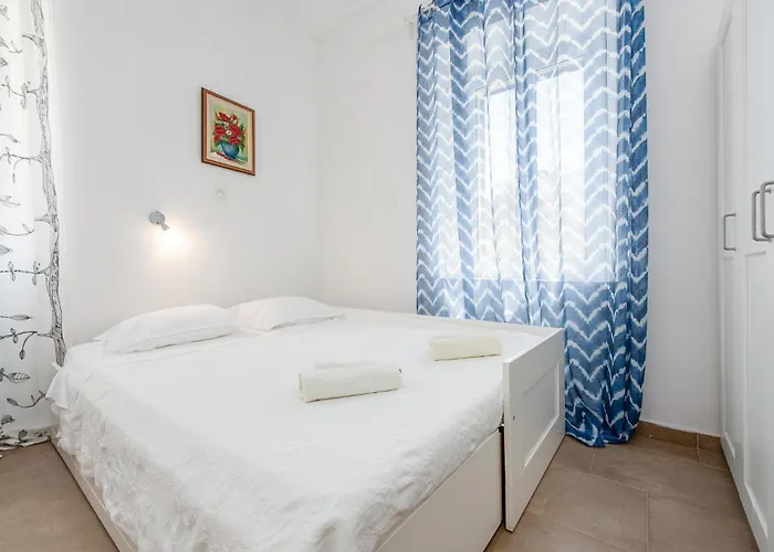 2 Bedroom Lovely In