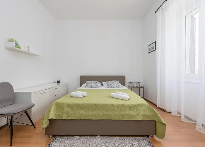 2 Bedroom Lovely In *