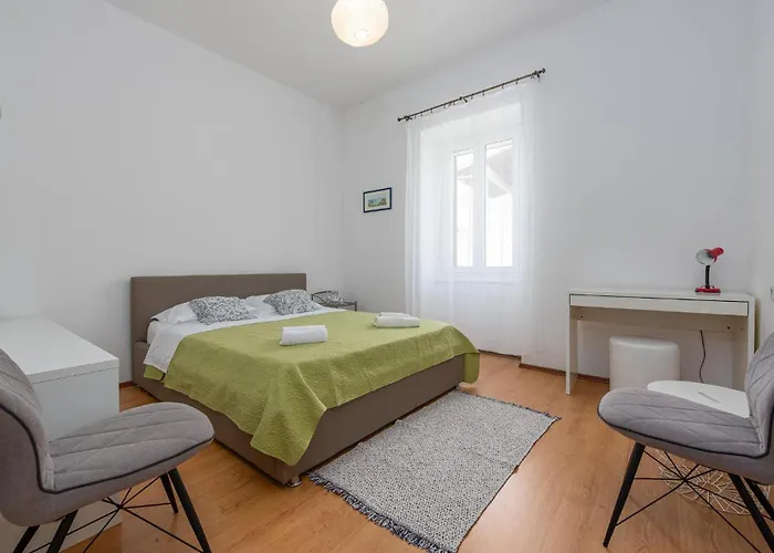 2 Bedroom Lovely In *