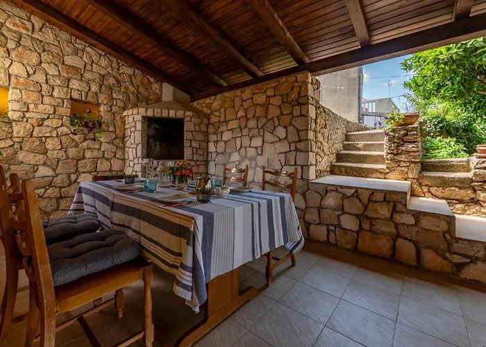 Apartman 2 Bedroom Lovely In *