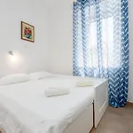 2 Bedroom Front In