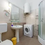 2 Bedroom Front In Mali Iž
