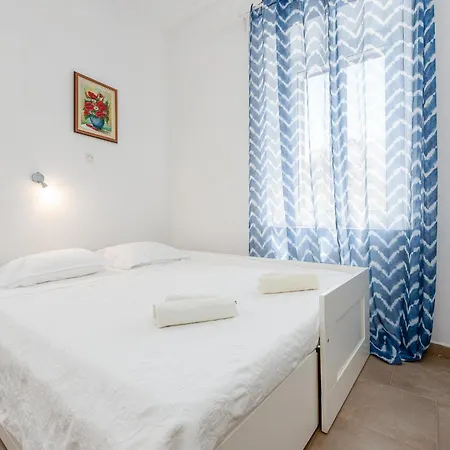 2 Bedroom Front In
