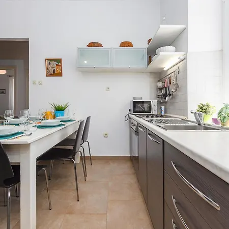 Lejlighed 2 Bedroom Front In Mali Iž