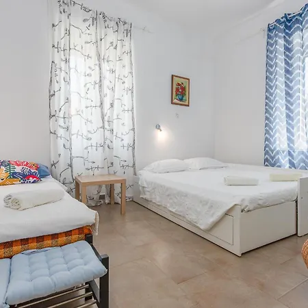 2 Bedroom Lovely In Apartment