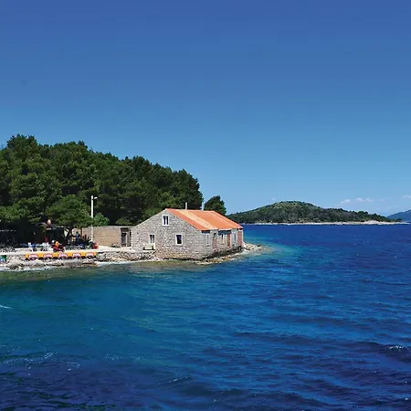 2 Bedroom Lovely In Apartment *